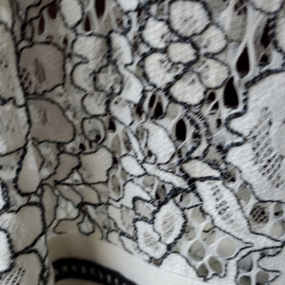 Chico's Black and White Floral Lace Blazer Size 2 CHICOS - Picture 5 of 11